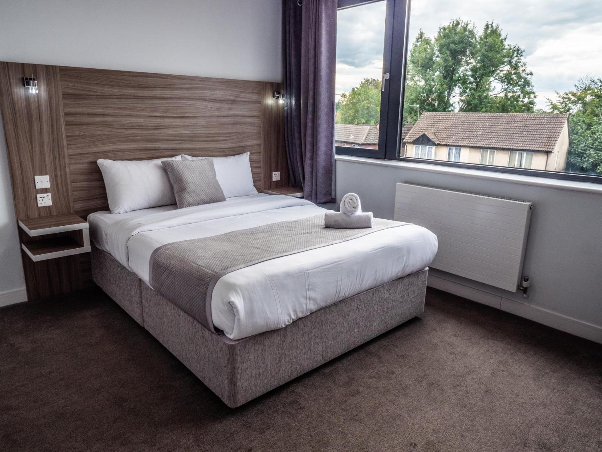 Sky Nights Hotel London Heathrow ฮิลลิงดัน ภายนอก รูปภาพ